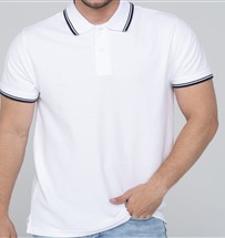 POLO COM RISCA EM CONTRASTE